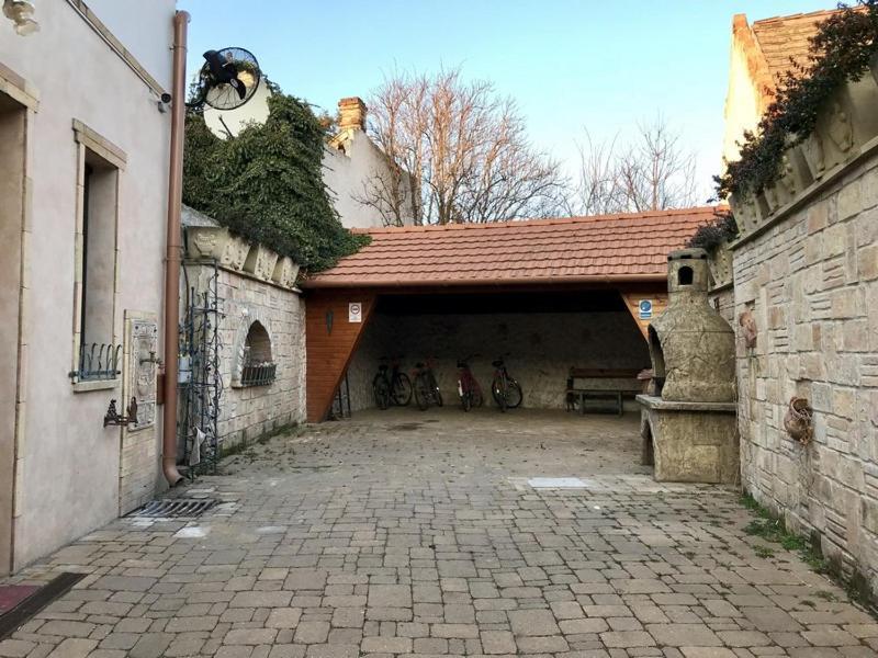 Centrum Panzio Szentendre Luaran gambar