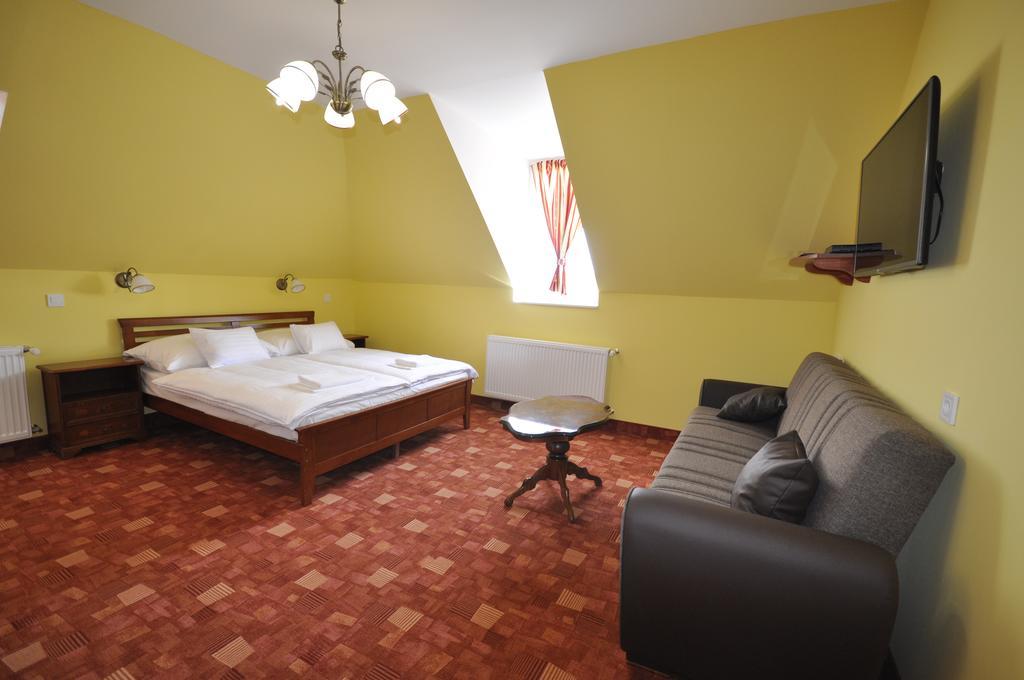 Centrum Panzio Szentendre Luaran gambar