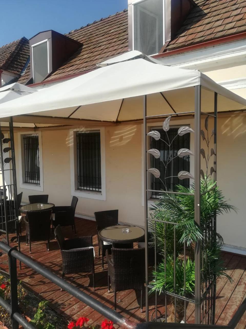 Centrum Panzio Szentendre Luaran gambar